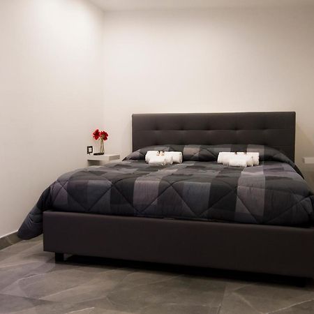 Suite Napoli Sotterranea Con Vasca Idromassaggio Εξωτερικό φωτογραφία