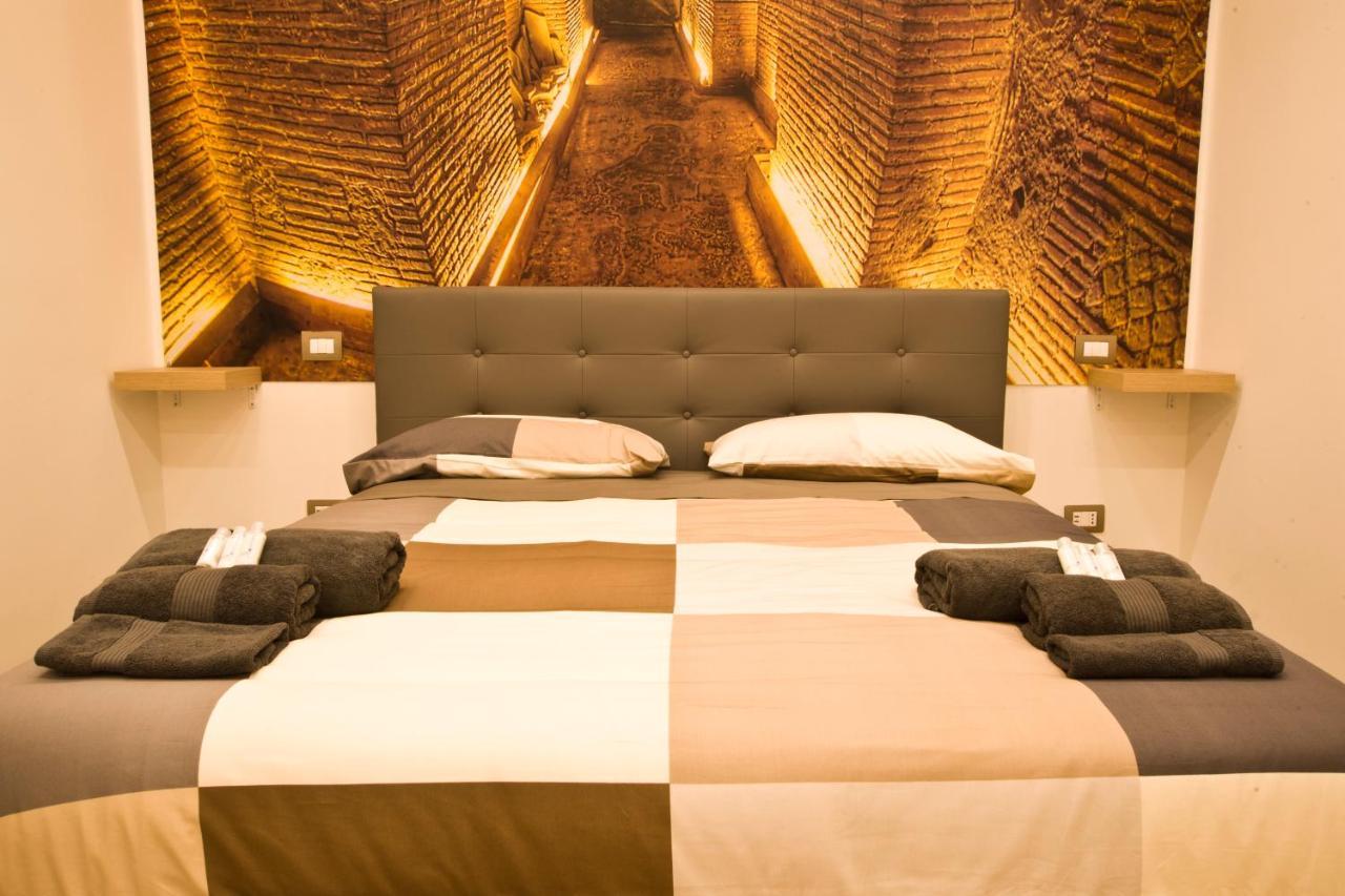 Suite Napoli Sotterranea Con Vasca Idromassaggio Εξωτερικό φωτογραφία