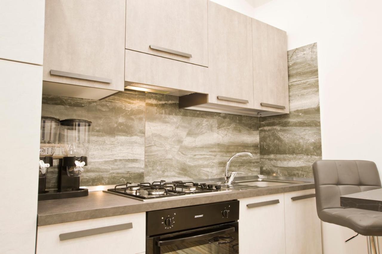 Suite Napoli Sotterranea Con Vasca Idromassaggio Εξωτερικό φωτογραφία