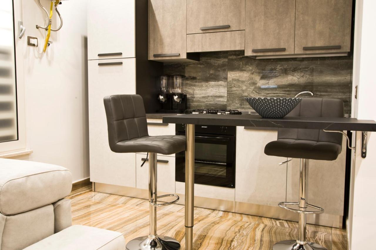 Suite Napoli Sotterranea Con Vasca Idromassaggio Εξωτερικό φωτογραφία